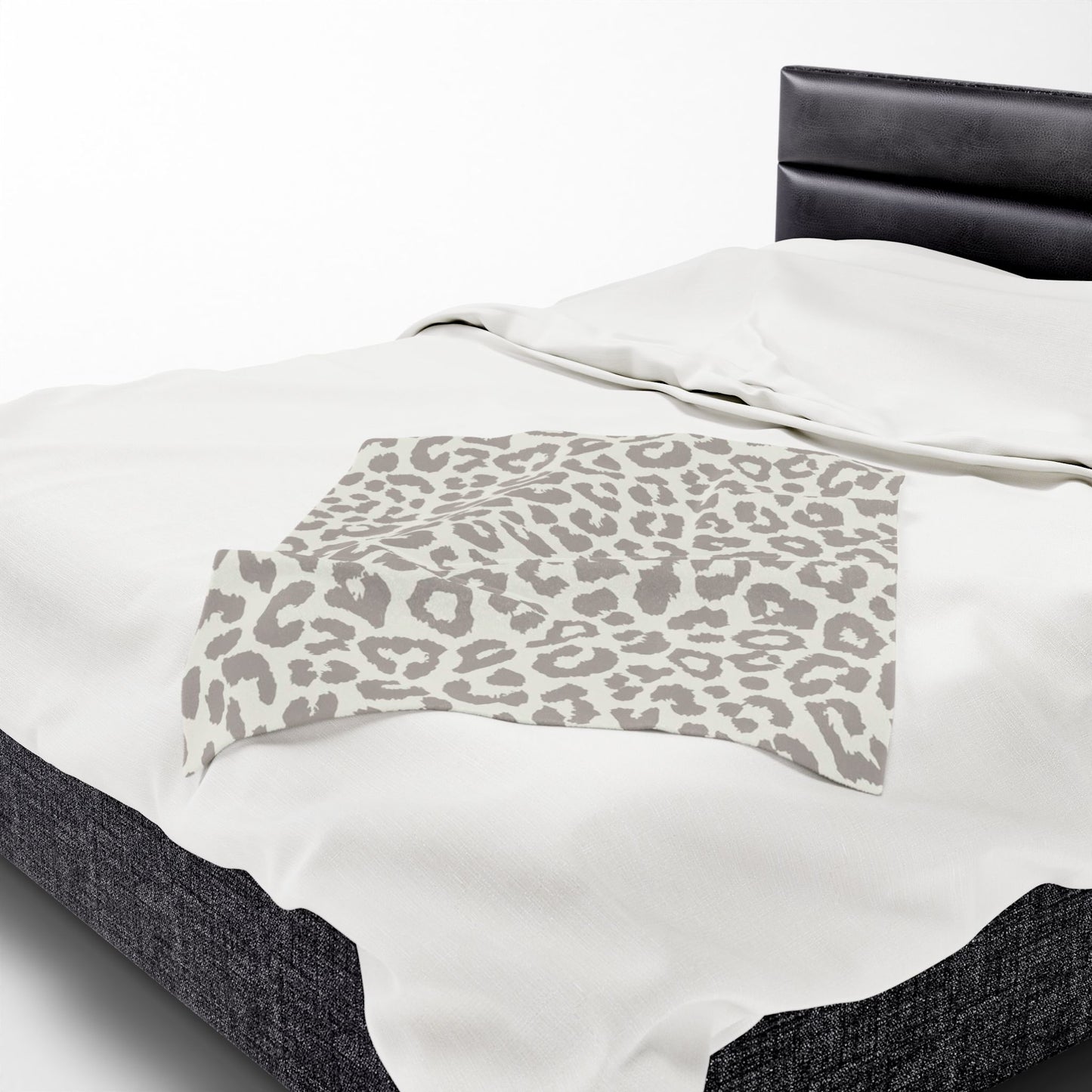 Beige Cheetah Print Velveteen Plush Blanket