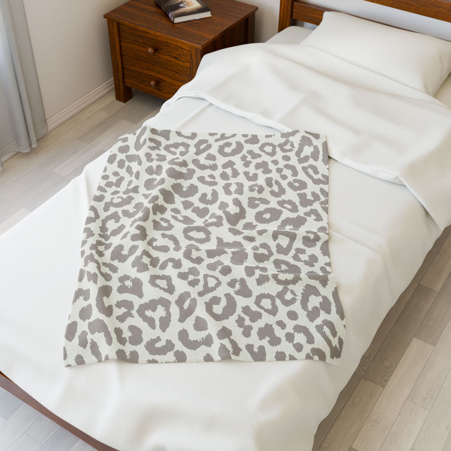 Beige Cheetah Print Velveteen Plush Blanket