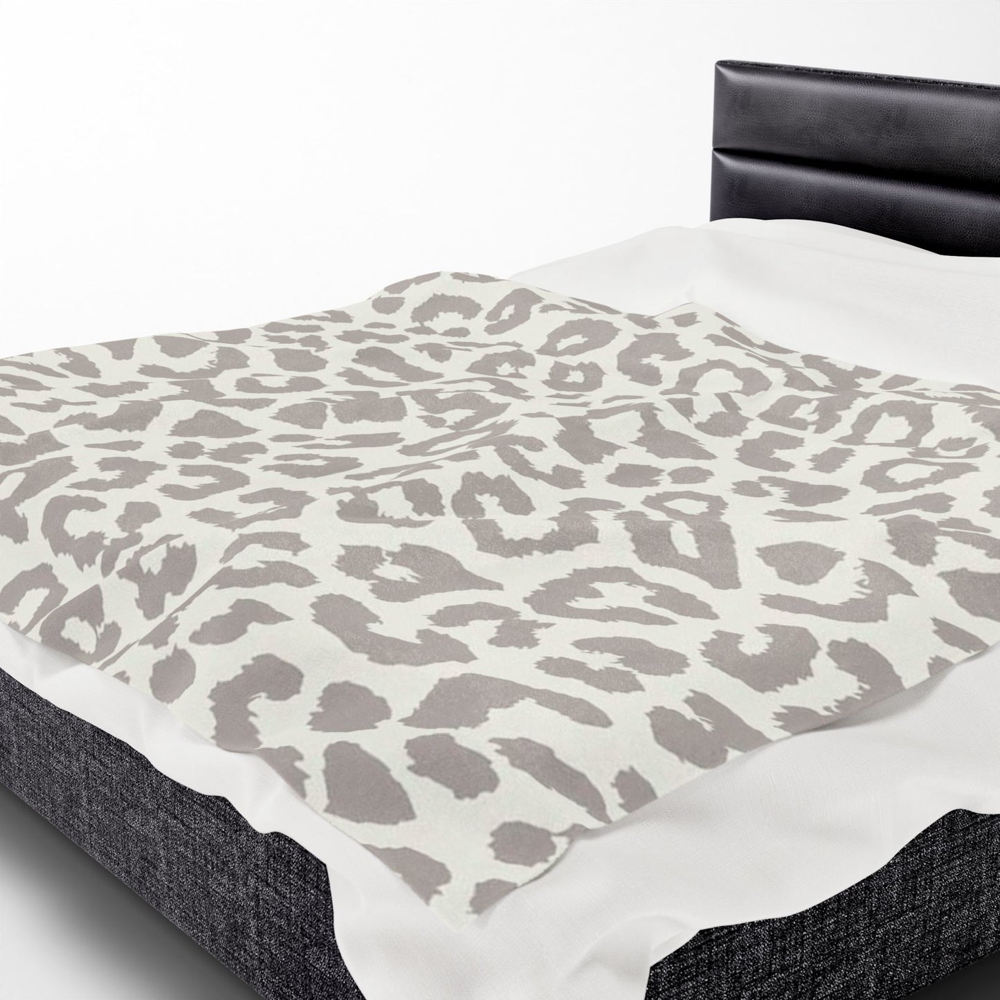 Beige Cheetah Print Velveteen Plush Blanket