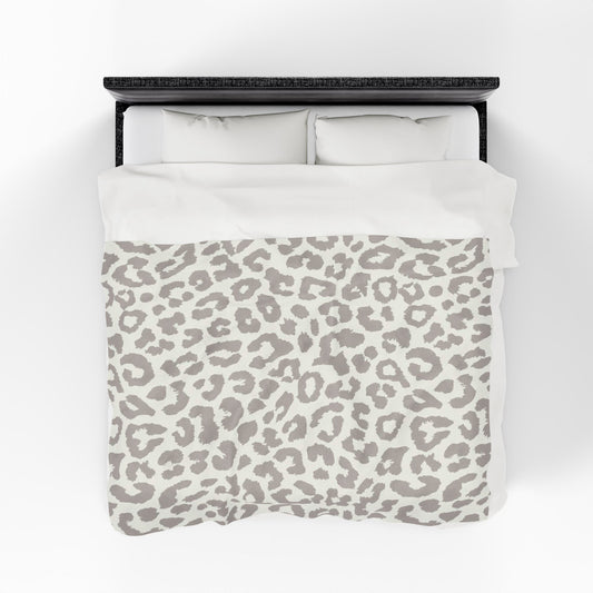 Beige Cheetah Print Velveteen Plush Blanket