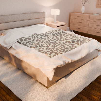 Beige Cheetah Print Velveteen Plush Blanket
